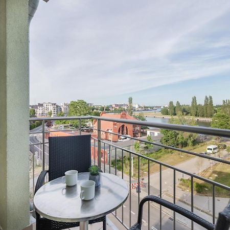 Riverside Apartment With Balcony By Noclegi Renters ชวีโนวิชแจ ภายนอก รูปภาพ