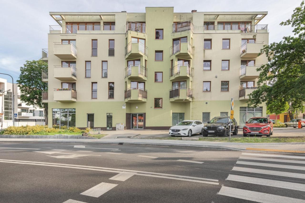 Riverside Apartment With Balcony By Noclegi Renters ชวีโนวิชแจ ภายนอก รูปภาพ